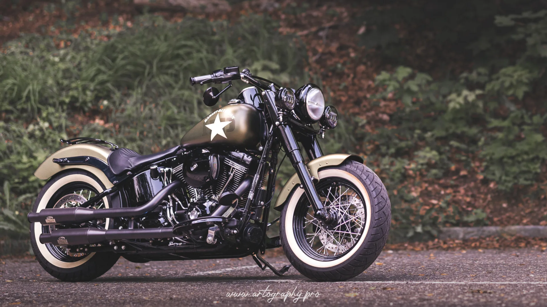 Custom Motorrad aus dem freien Fotografie Archiv von artography.pro